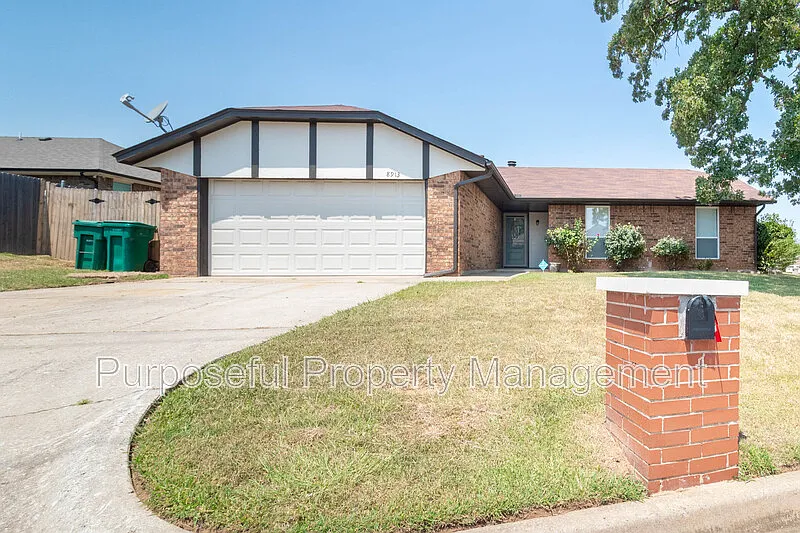 3 bed, 2.0 bath, 1292 sqft, $1,600 — Photo 2