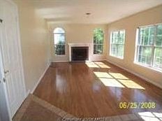 3rd image of 13 Westhampton Ct