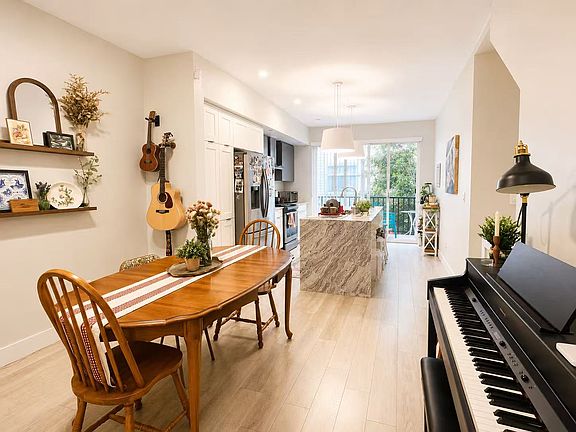 5th image of 20852 77a Ave #8