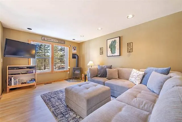 12615 Northwoods Blvd — Photo 3