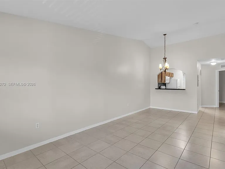 1241 SE 29th St #202-27 — Photo 2