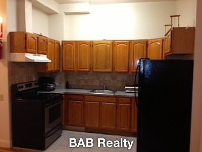 2nd image of 17 Raleigh Pl