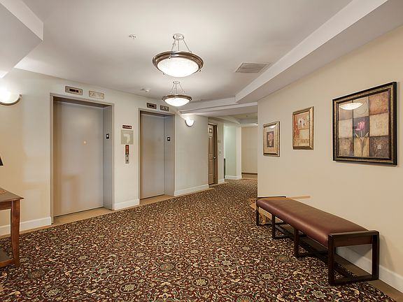3rd image of 215 Sutton Dr #215