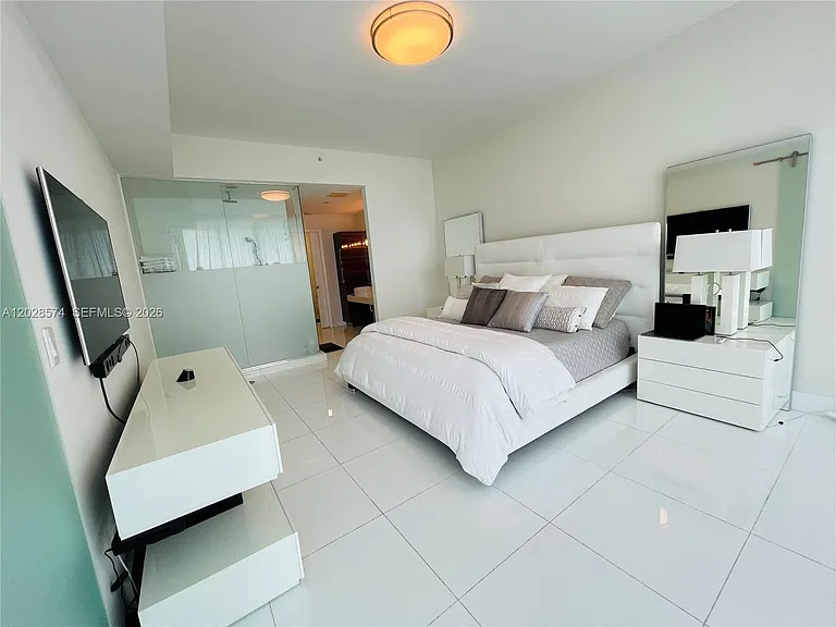 2020 N Bayshore Dr #2008 — Photo 12