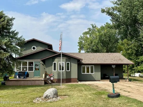 13697 58th St NE, Forest River, ND 58233