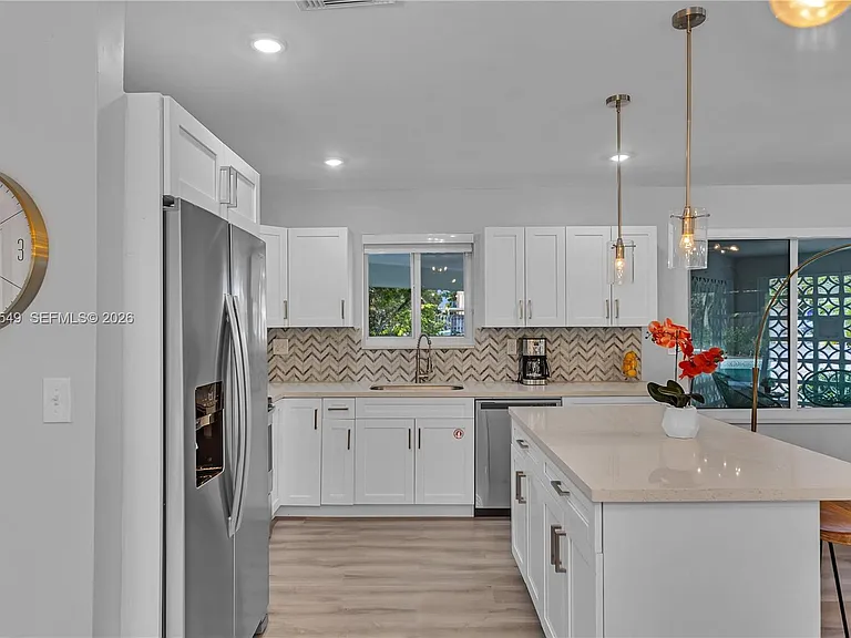 204 SW 19th Ave — Photo 14