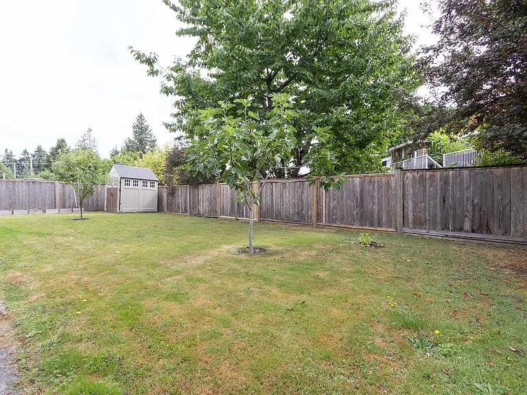 10620 Seaham Cres — Photo 23