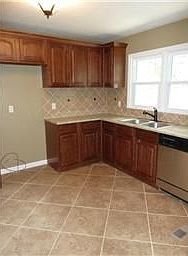 5th image of 7200 W 89th Ter