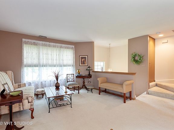 2nd image of 2706 Woodmere Dr