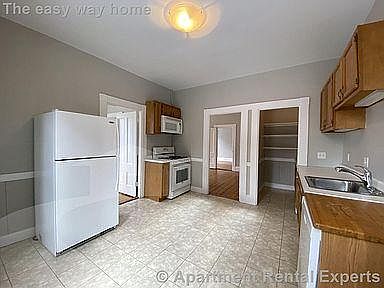 2nd image of 222 Concord Ave #2