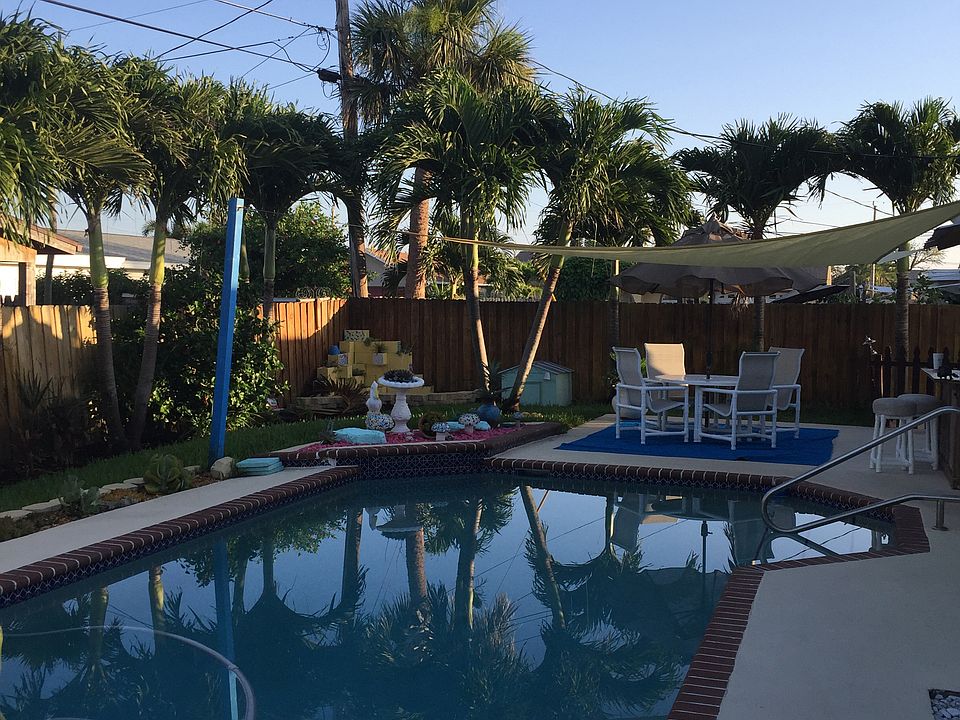 1st image of 210 Price Ct
