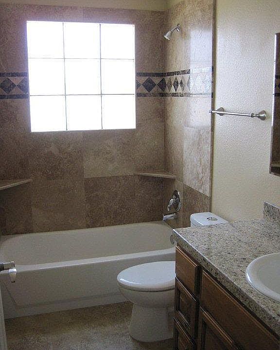 1st image of 2207 W Poinsettia Dr