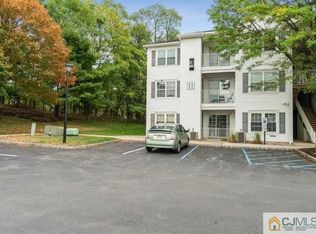 1132 Waterford Dr, Edison, NJ