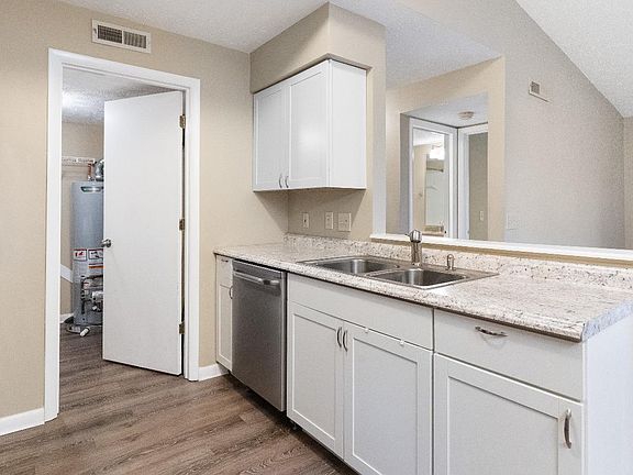 4th image of 539 Aspen Glen Dr APT 429