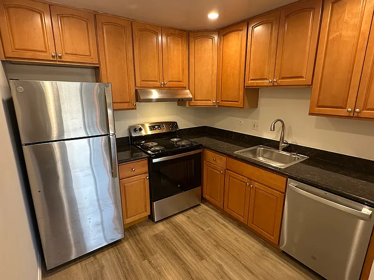 385 Talbot Ave #1 — Photo 2