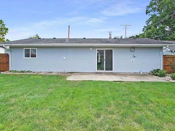 3rd image of 306 Rosewood Dr