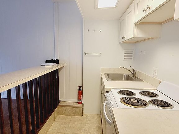 3rd image of 325 S Camac St #1R