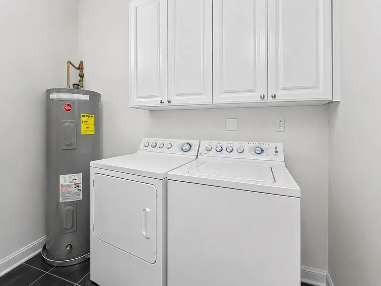 1200 Grand St #429 — Photo 18