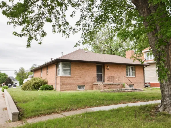 803 E 6th St, Hastings, NE 68901
