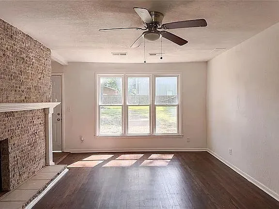 1825 NE Bren Mar Rd — Photo 3
