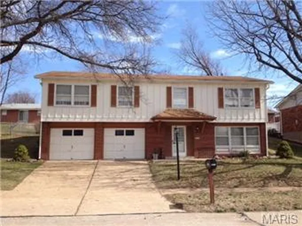 3911 Buckley Rd, Saint Louis, MO 63125