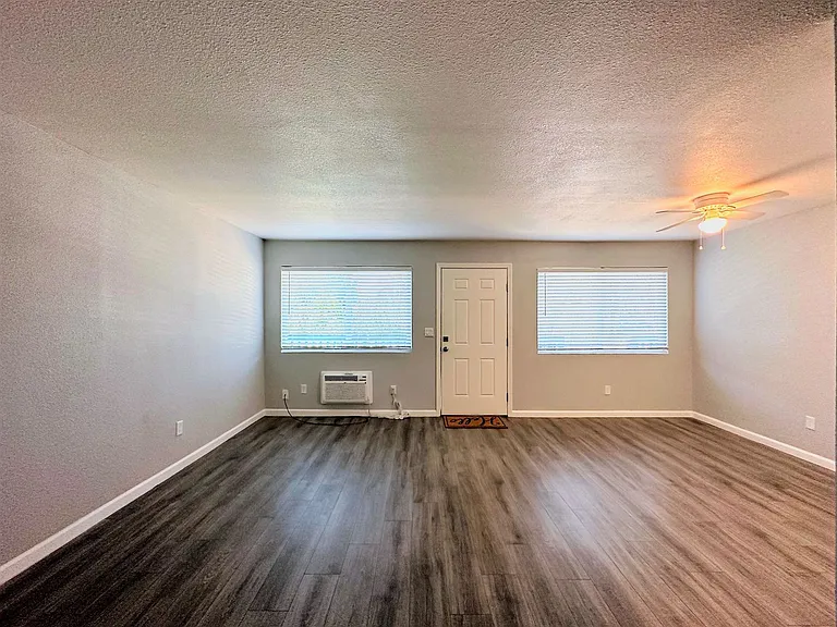 150 Gateway Court — Photo 10