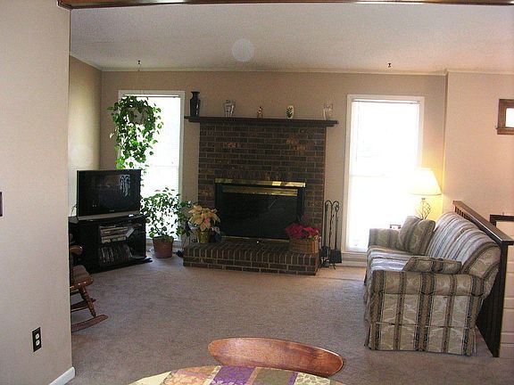 3024 Chenango Dr Living Room