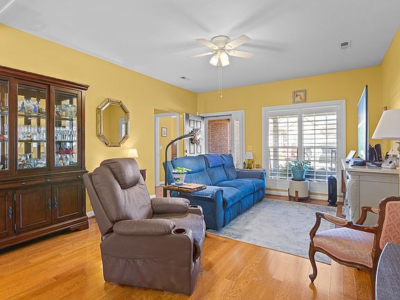 2nd image of 119 Wellsgrove Ln