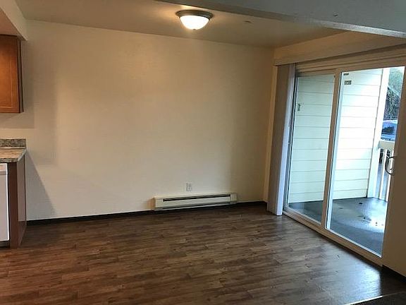 3rd image of 2127 12th St APT C104