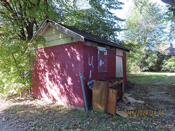 3rd image of 217 E Florida St