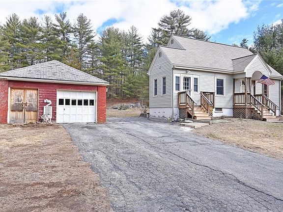 2nd image of 212 Douglas Pike
