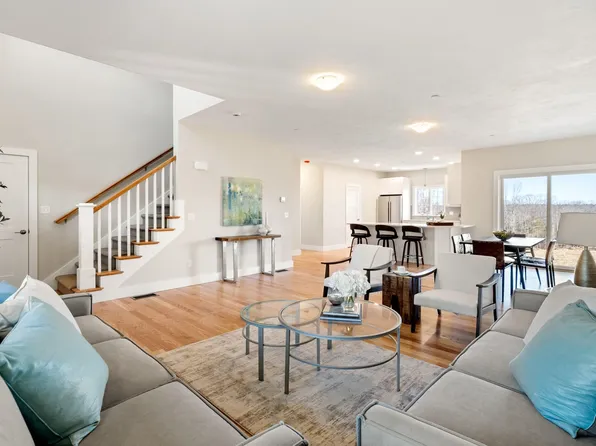 12 driftwood Circle #2, Sandown, NH 03873