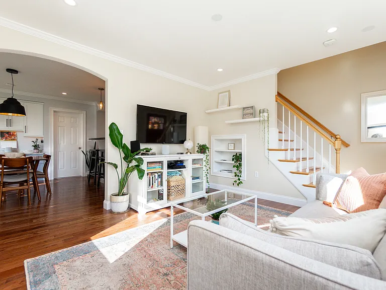 18 Highland Ave — Photo 11