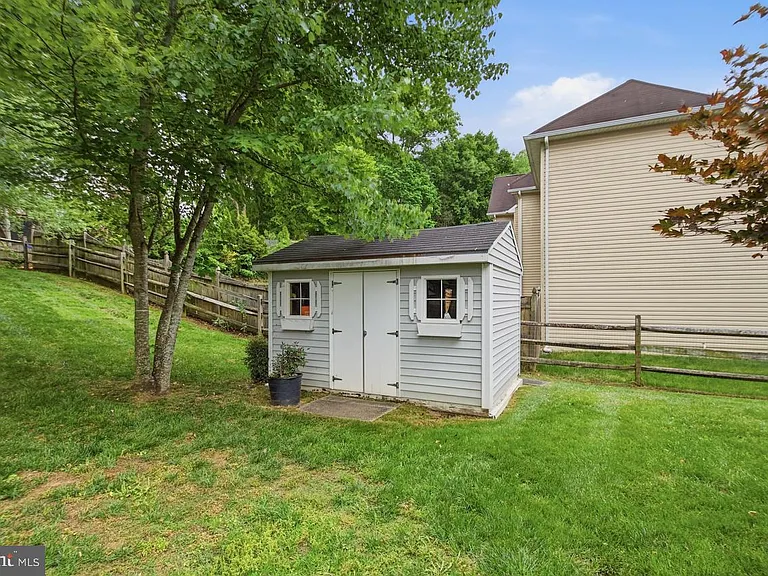 14997 Grassy Knoll Ct — Photo 44