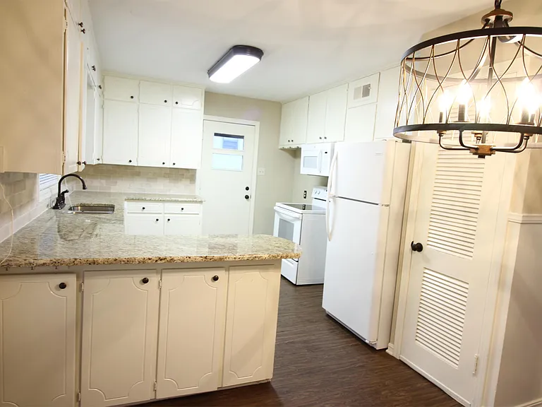 3004 S Q St — Photo 5
