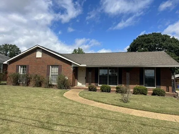 2203 Leeds Dr, Columbus, GA 31904