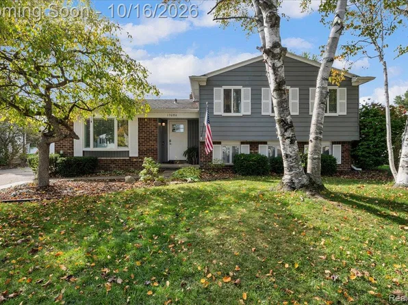 13086 Stratford Dr, Sterling Heights, MI 48313