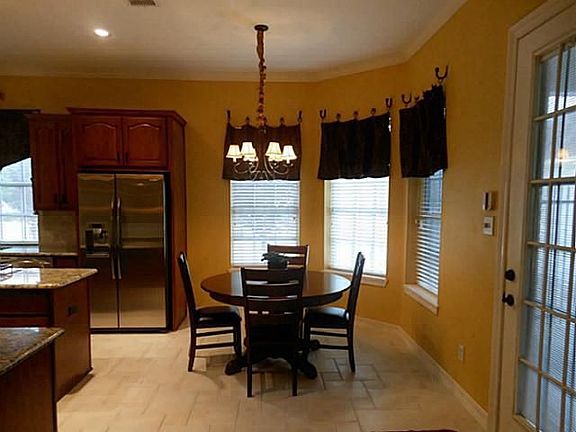 5th image of 2709 Aurora Ct