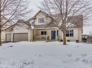 1512 Sussex Ct, Shakopee, MN 55379