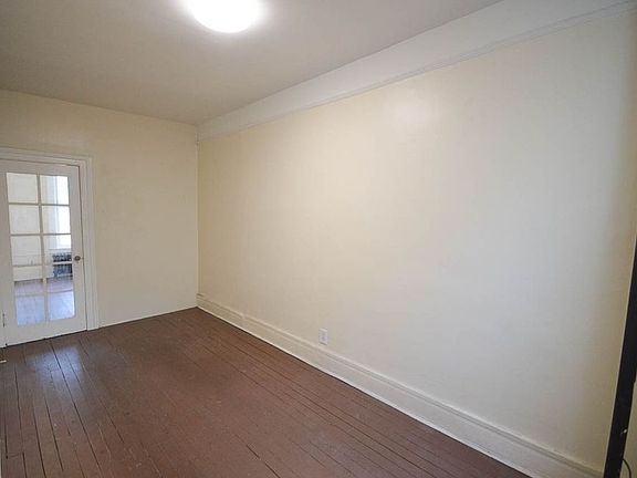 4th image of 3259 44th St APT 2L