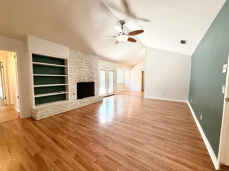 6301 Emory Ln — Photo 1