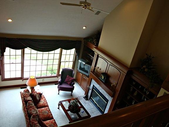 4th image of 174 Barrington Village Dr