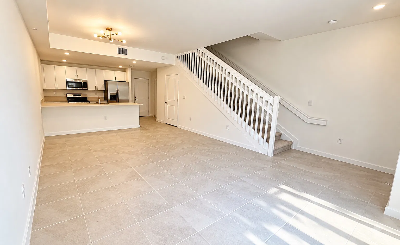 3 bed, 2.5 bath, 1410 sqft, $2,500 — Photo 1