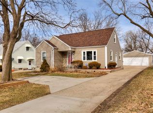 6217 Urbandale Ave, Des Moines, IA 50322