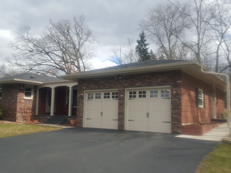 1st image of 832 Cedar Dr