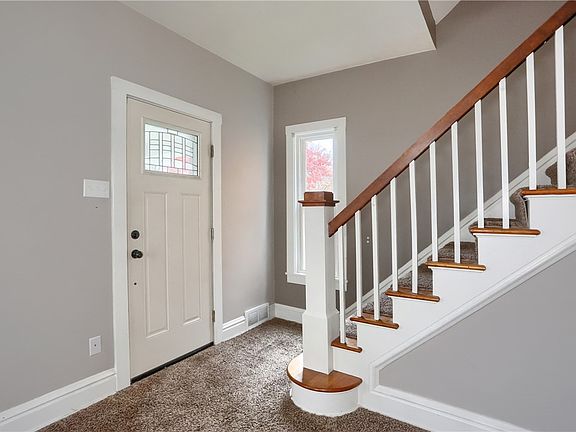 3rd image of 314 Foch St