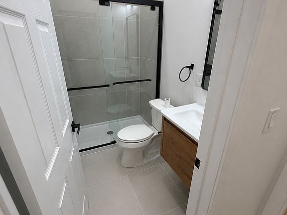 5th image of 4033 Walnut St #L1