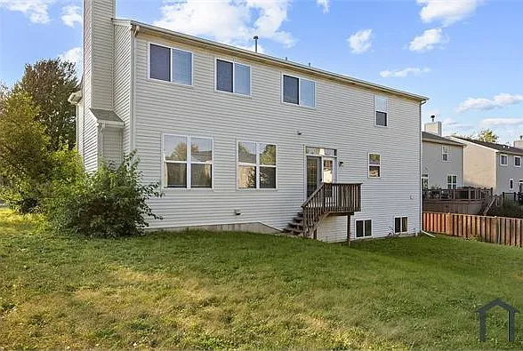 4 bed, 2860 sqft, $3,200 — Photo 2