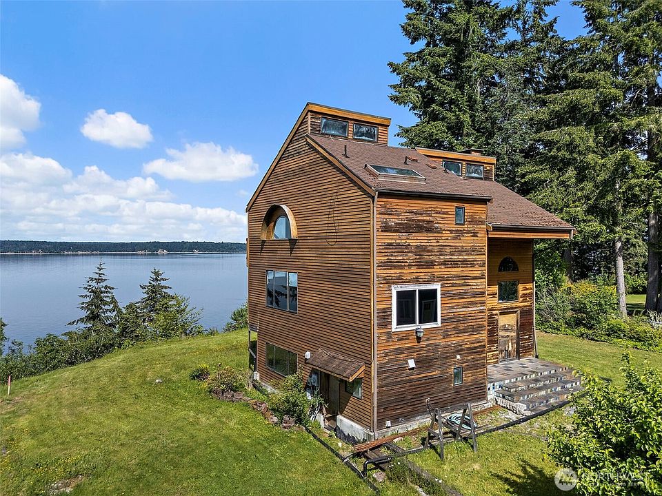 1st image of 7544 Sandy Point Beach Road NE