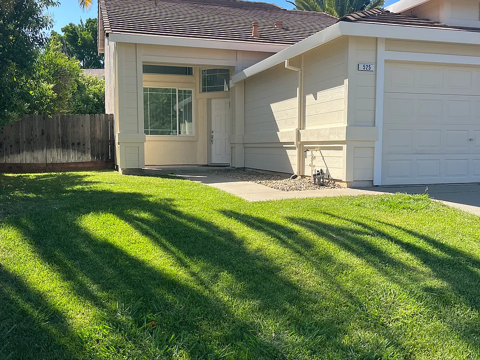 525 Wicklow Dr